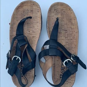 Born sandals